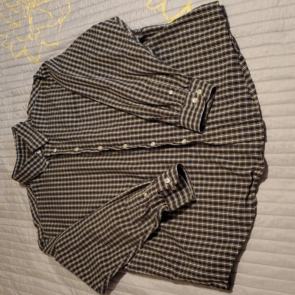 3/$20 Roundtree and Yorke long sleeve XL